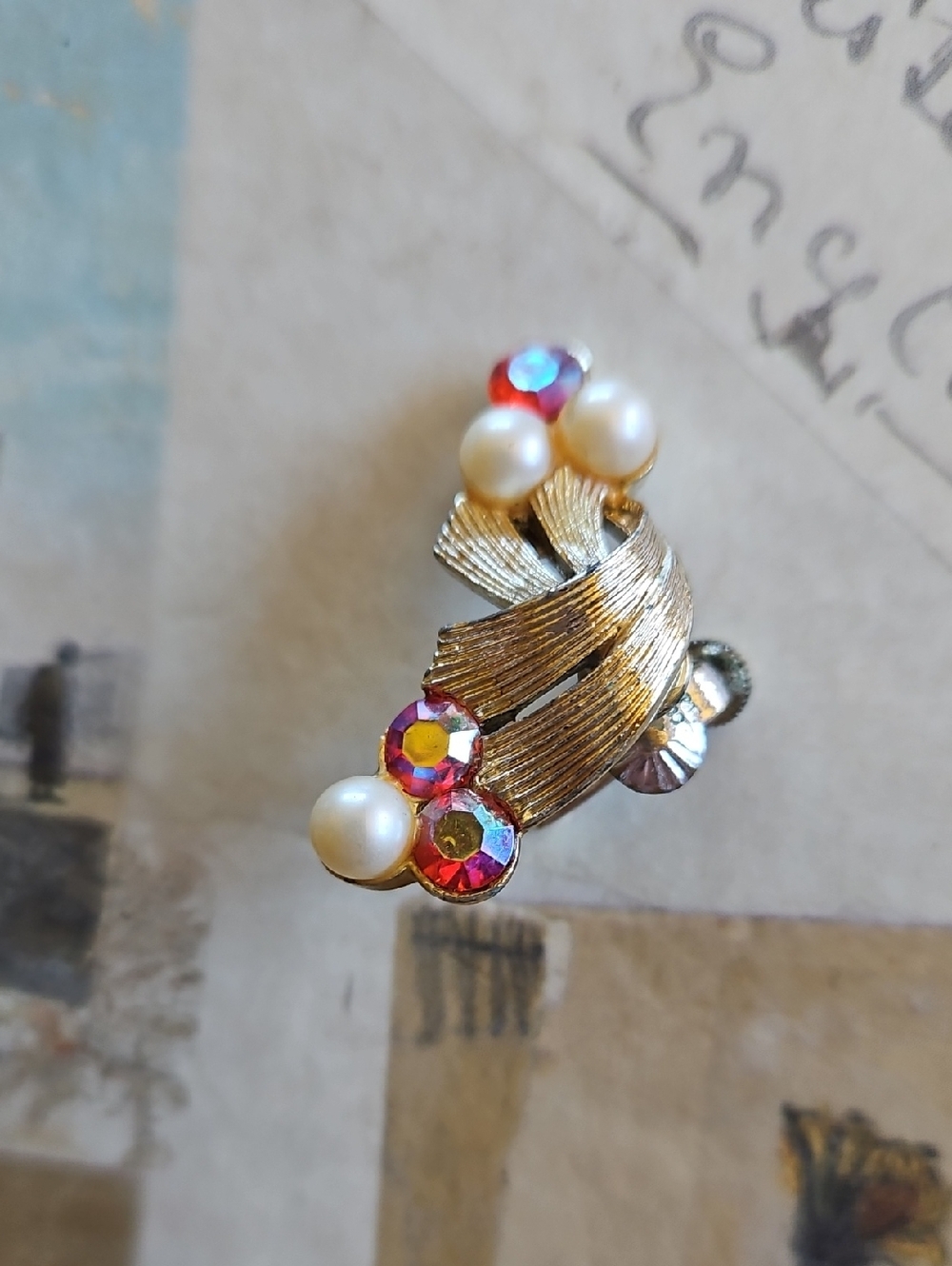 Gold Tone Faux Pearl And Red Aurora Borealis Rhinestone Clip Earrings - Picture 4 of 5